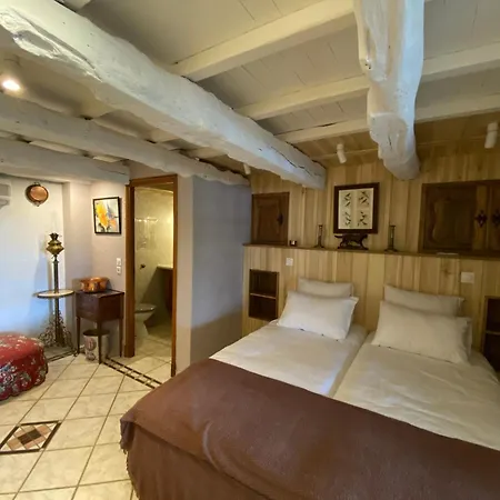 Lou Papagai Bed & Breakfast